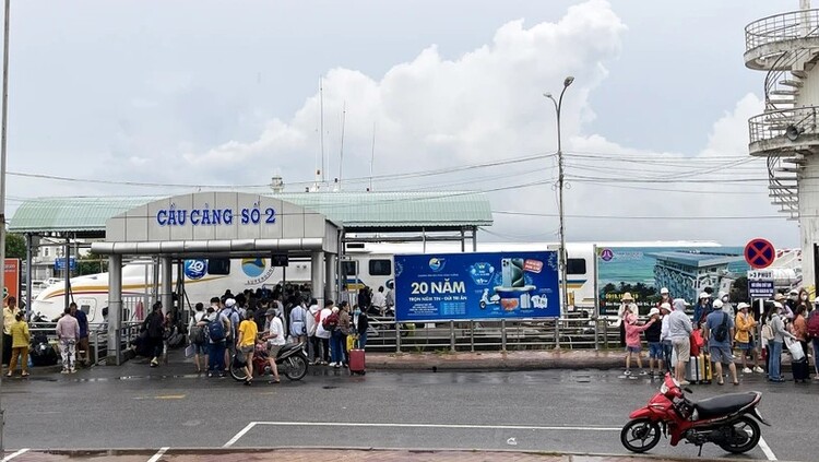 Từ Sài Gòn đi Phú Quốc: Chọn Rạch Giá hay Hà Tiên?